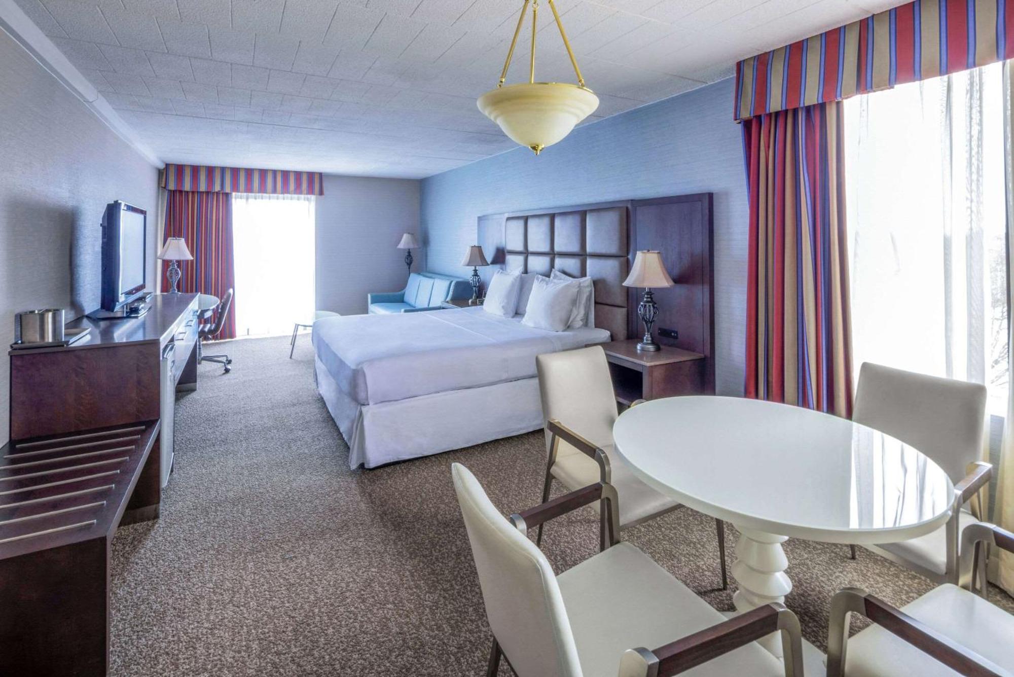 Radisson Hotel Hauppauge-Long Island Exterior photo