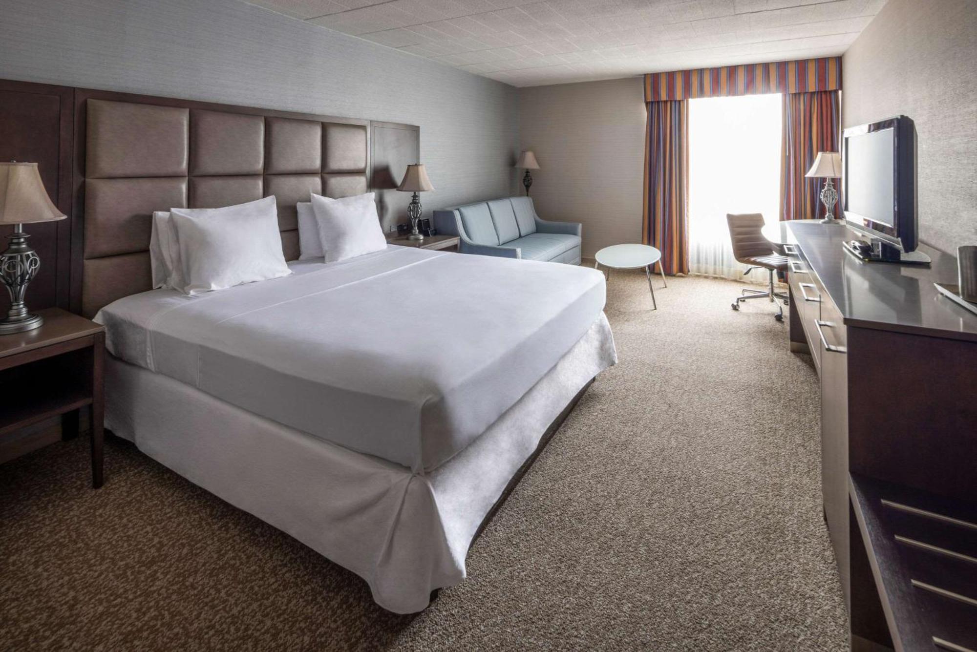 Radisson Hotel Hauppauge-Long Island Exterior photo